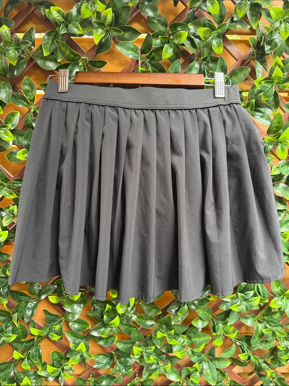 No Boundaries Classic Black Pleated Skirt